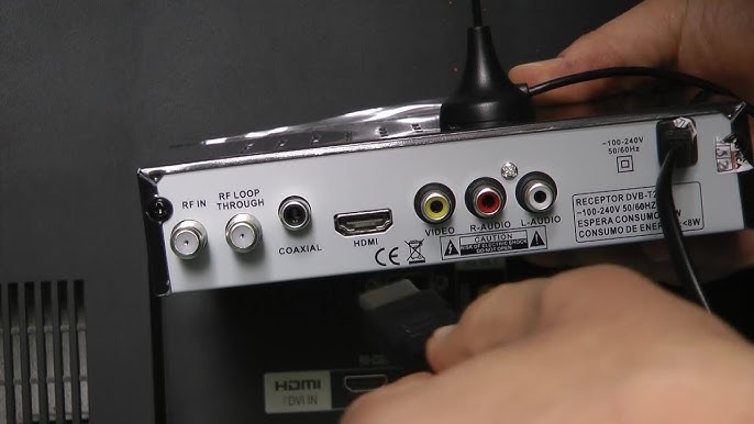Empresa de televisión por cable denunció a un falso operario que instalaba decodificadores: un empleado lo abastecía