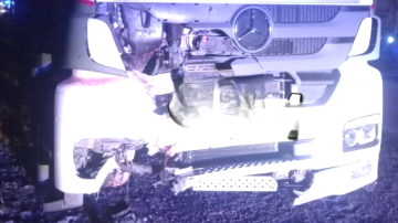 Camión chocó a una moto y dos jóvenes murieron en el acto en la Ruta 34