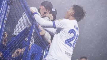 Con el aporte goleador del santiagueño Maher Carrizo, Vélez pasó a cuartos de la Libertadores