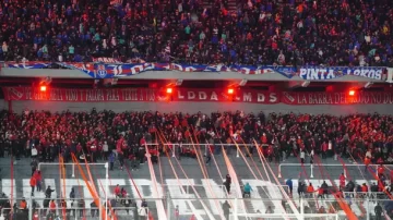 Suspenden definitivamente el partido entre Independiente y la U de Chile por graves incidentes: Temen posibles víctimas