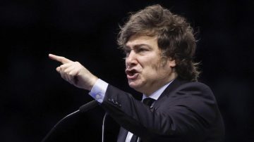 Milei compartió una foto de su acto y aseguran que es falsa: “Podés creerle a aquellos psicópatas”