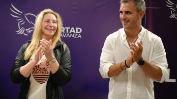 Otra caravana fallida: Karina Milei y Martín Menem tuvieron que huir del cierre de campaña en Corrientes