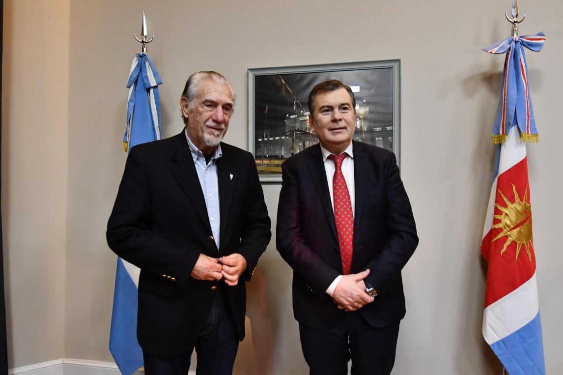 Zamora participó de la presentación del libro “Almas Quemadas” de Federico Storani