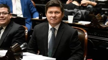 Un diputado libertario fue denunciado por falsificar la firma de su abuela para quedarse con una casa