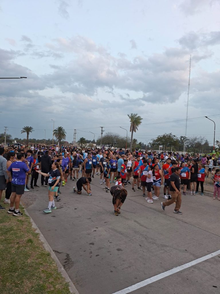 Con la presencia de 2.000 participantes arrancó la gran maratón Aniversario INFO EN MOVIMIENTO