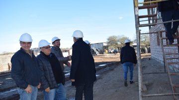 Fotos: autoridades provinciales visitaron la imponente obra del Barrio Parque del Río II