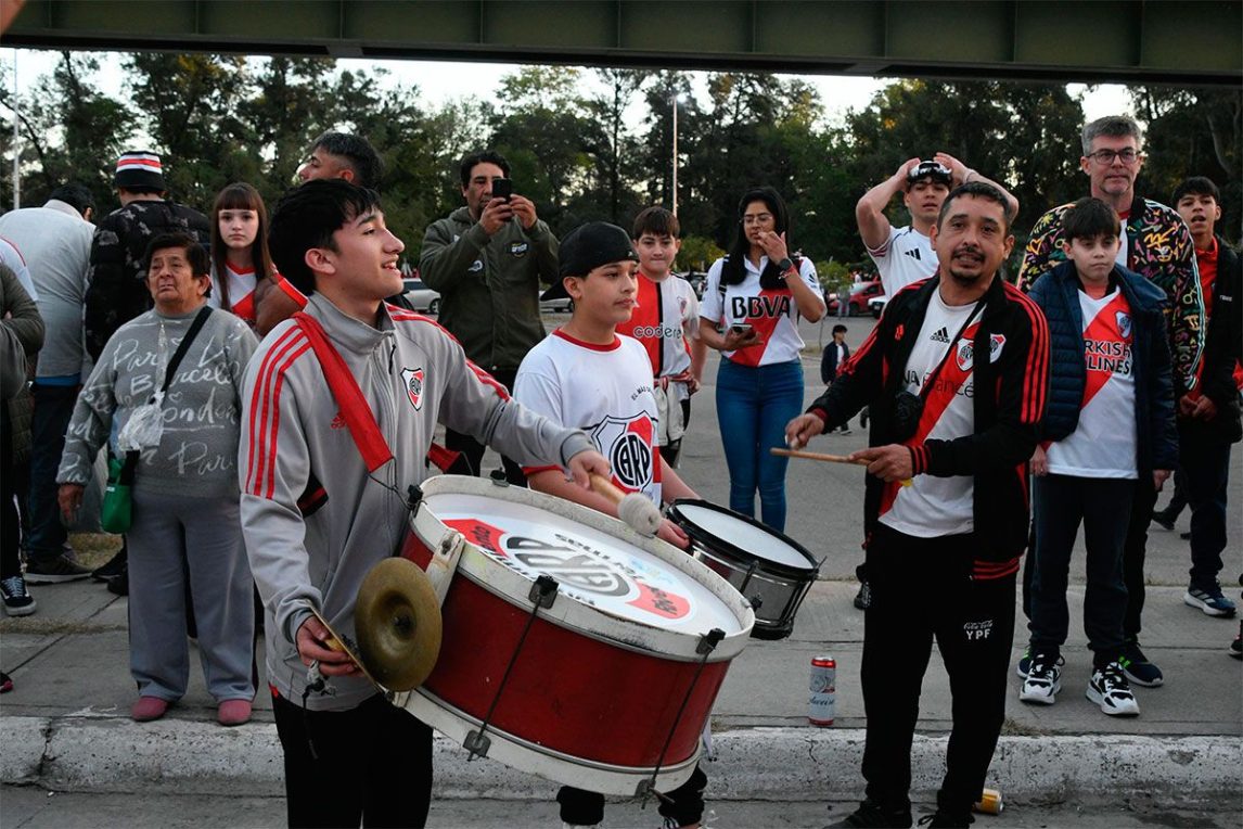 Sentido posteo del abogado Santucho por la “misa futbolística” del partido de River vs. San Martín