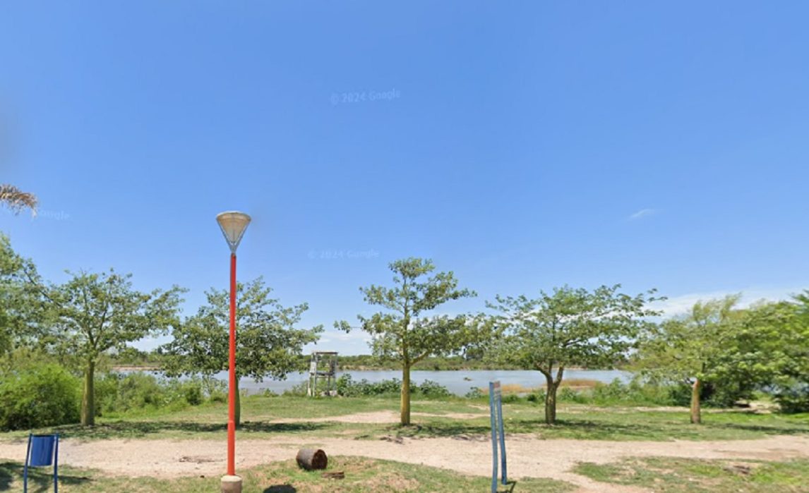Discutió con su pareja y trató de arrojarse al río Dulce: la salvó la policía