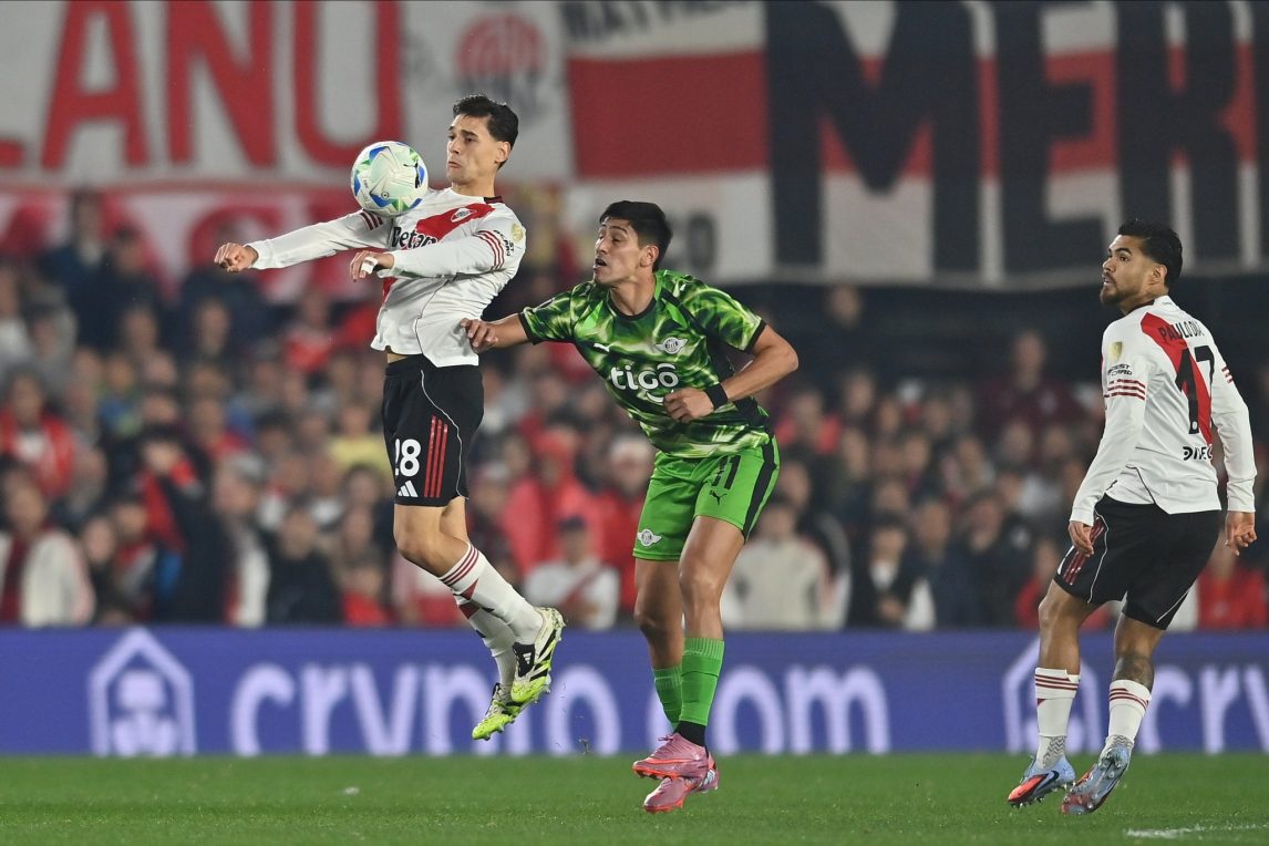River le ganó en penales a Libertad y se metió en los cuartos de la Libertadores