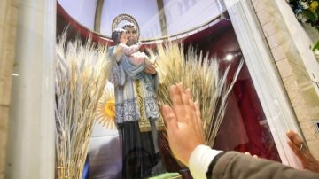 San Cayetano: fieles santiagueños se congregan en los templos del patrono del pan y el trabajo