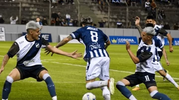 EN VIVO: Sarmiento defiende el liderazgo ante Juventud Antoniana en Salta