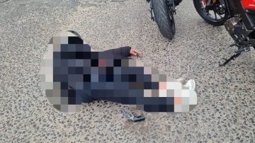 Policía se defendió a tiros de dos delincuentes y mató a uno de ellos