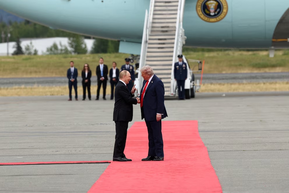 Luego de casi tres horas, terminó la primera reunión de Trump y Putín en Alaska