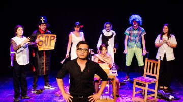 “Esto no es Microteatro”: los alumnos del Taller de Teatro presentan 11 escenas en escena