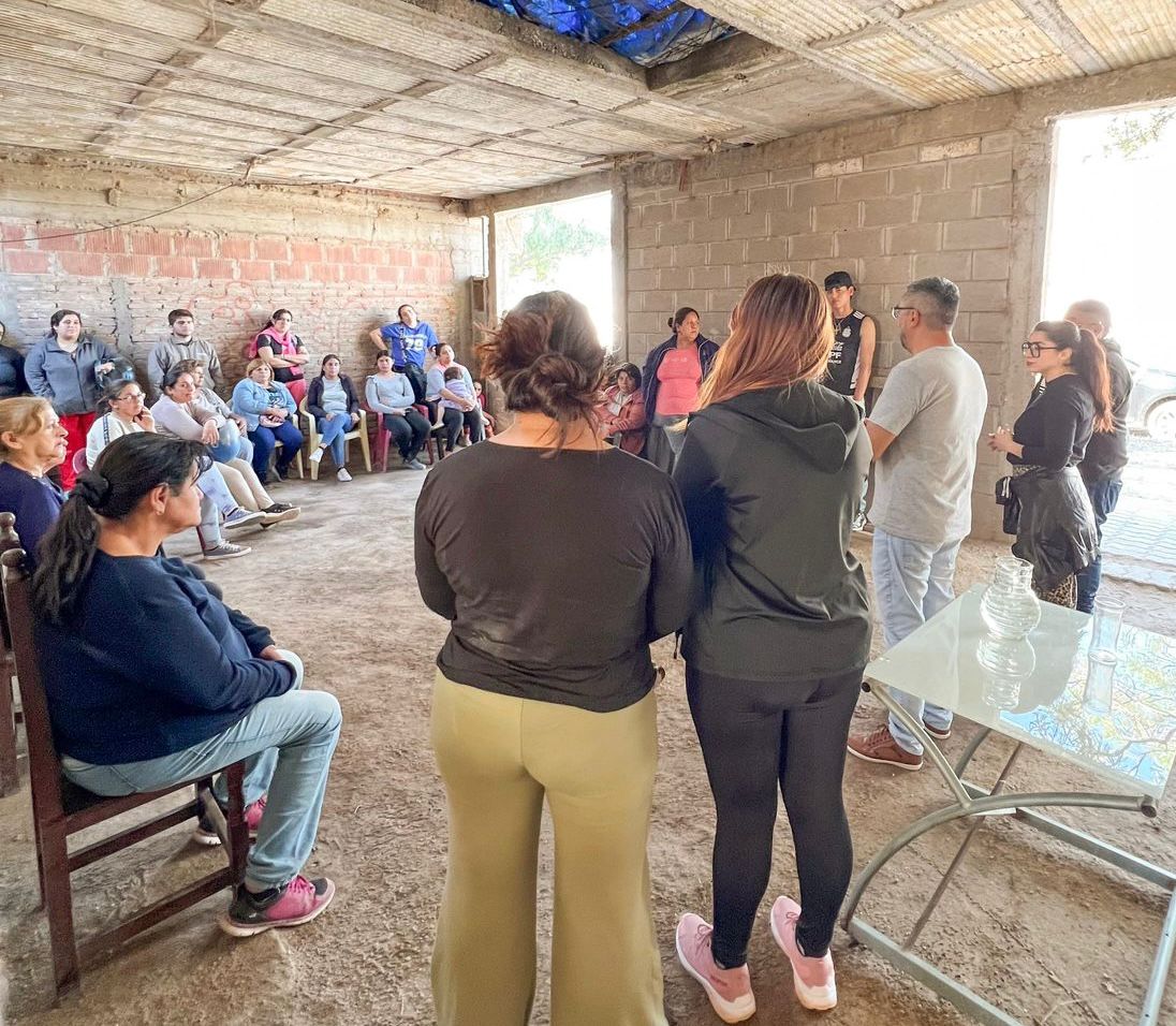 Fernando Giménez llevó las propuestas de “Futuro” al barrio Villa del Carmen