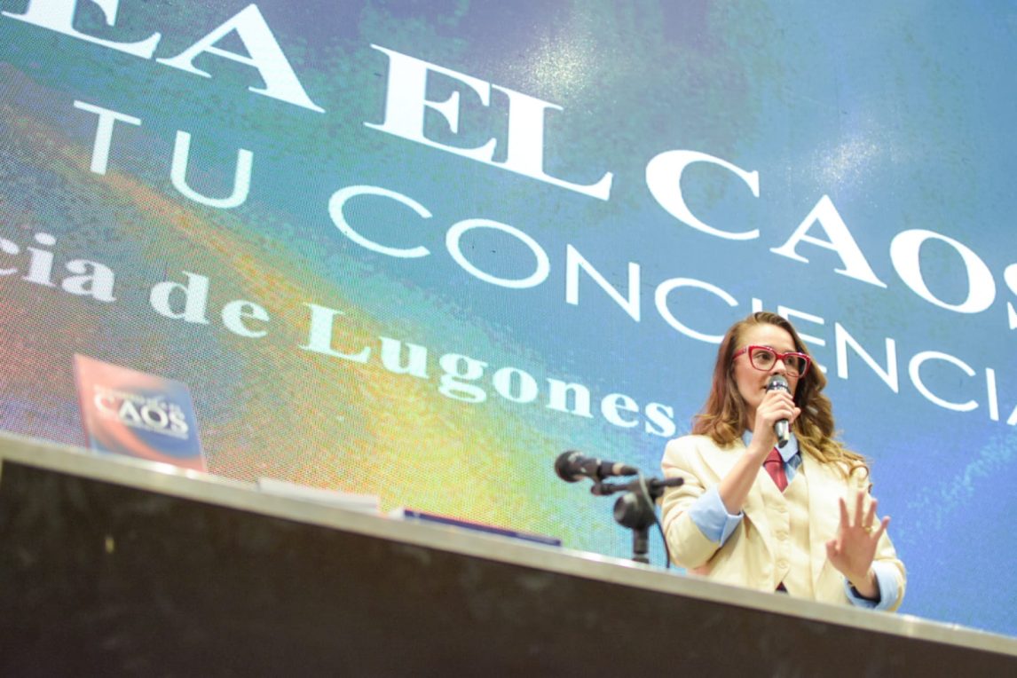 Exitosa presentación de “Bendito sea el caos que despertó tu conciencia” de Daniela García de Lugones