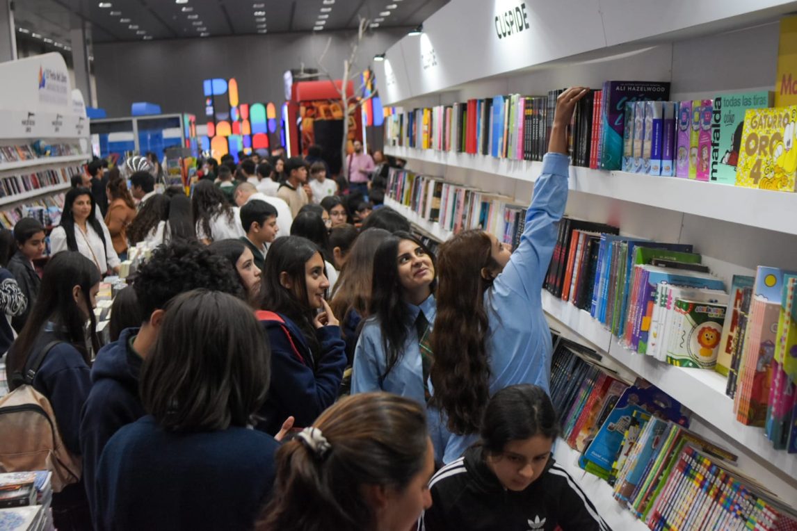 Último día de la Feria del Libro: una agenda cargada con propuestas para todas las edades