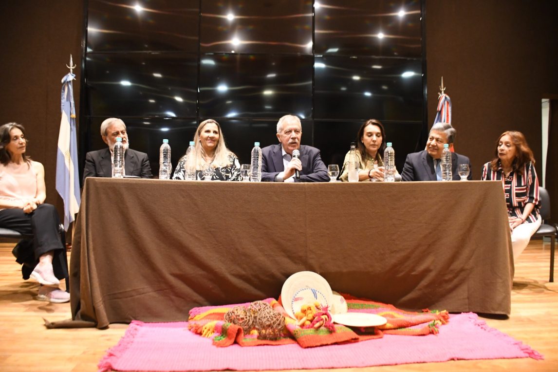 Elías Suárez se reunió con referentes artísticos para promover proyectos locales