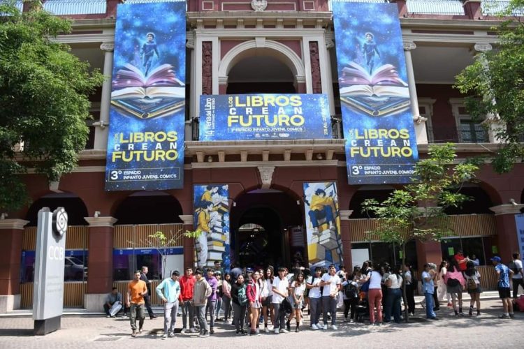 El Espacio Infantil, Juvenil y Cómic vuelve a brillar en la Feria del Libro 2025