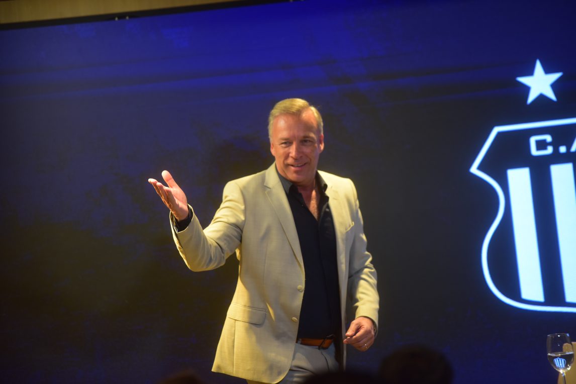 En conferencia, Fassi le pidió disculpas a los hinchas de Talleres y a “Chiqui” Tapia