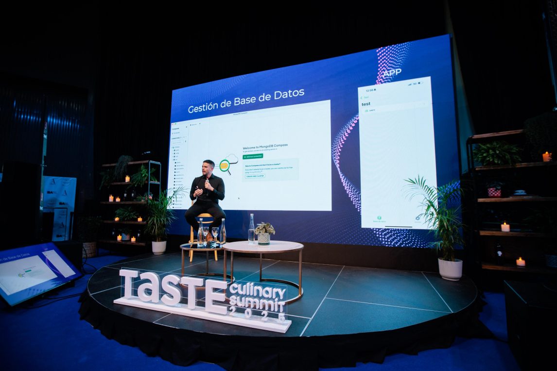 Un emprendedor santiagueño presentó un innovador proyecto de inteligencia artificial en Hotelga 2025
