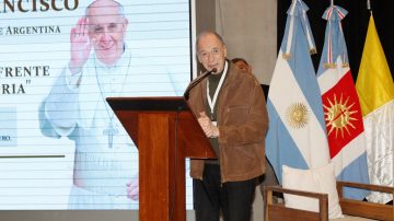 Catedráticos y magistrados comenzaron a reflexionar sobre el legado del Papa Francisco