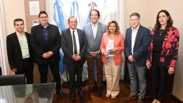 Fuentes recibió al ex embajador de Argentina en Bolivia, Ariel Basteiro