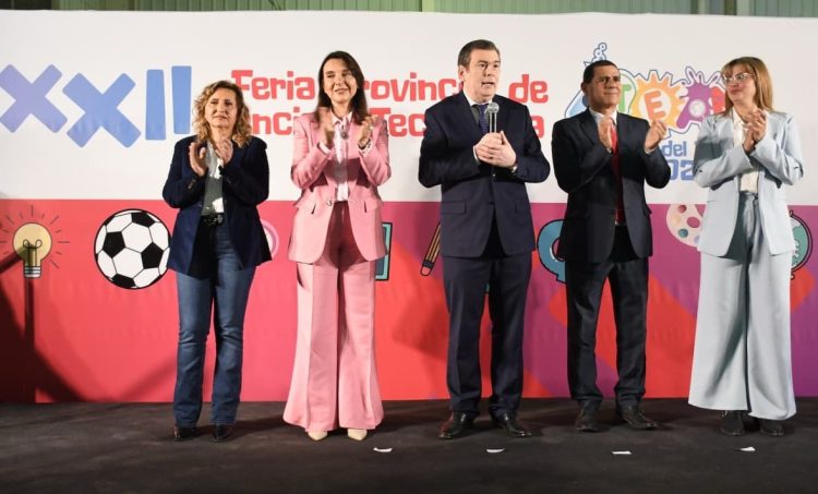 Norma Fuentes destacó la presencia de los “jardines municipales en la Feria de Ciencias”