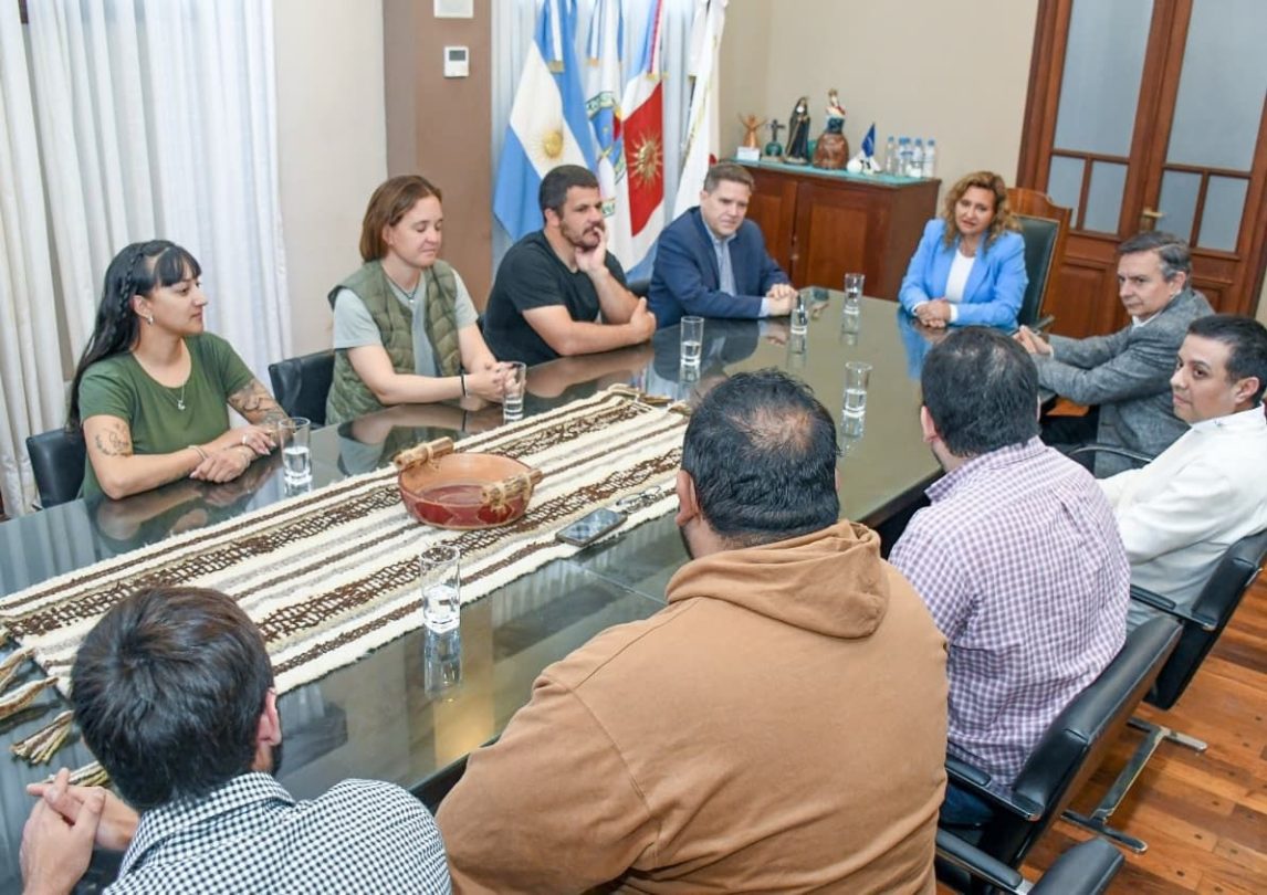 La intendente Fuentes recibió a directivos de la Fundación Espartanos que impulsa el rugby en personas privadas de la libertad