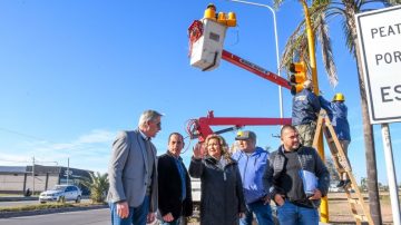 Instalan semáforos en el cruce de las avenidas Belgrano y Circunvalación