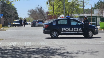 Luego de casi seis horas, se entregó la adolescente que se atrincheró con un arma en Mendoza