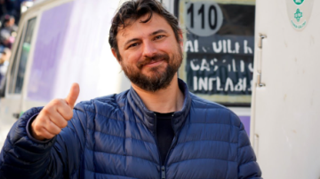 Juan Grabois trabaja en un impuesto permanente del 3% a las grandes fortunas: lo llama “Proyecto Karina”