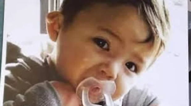 Condenan a prisión perpetua a la madre y el padrastro de León Aquino: lo torturaban y murió con una aguja clavada en la espalda