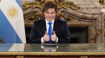 Javier Milei se mostró fortalecido ante la crisis y chicaneó a Cristina Kirchner: las frases más fuertes