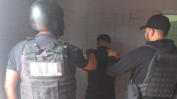 Atrapan a un hombre acusado de ingresar a robar en una finca en Brea Pozo