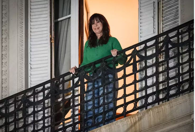 Cristina Kirchner reapareció con un mensaje grabado, apuntó contra Espert y la Corte Suprema