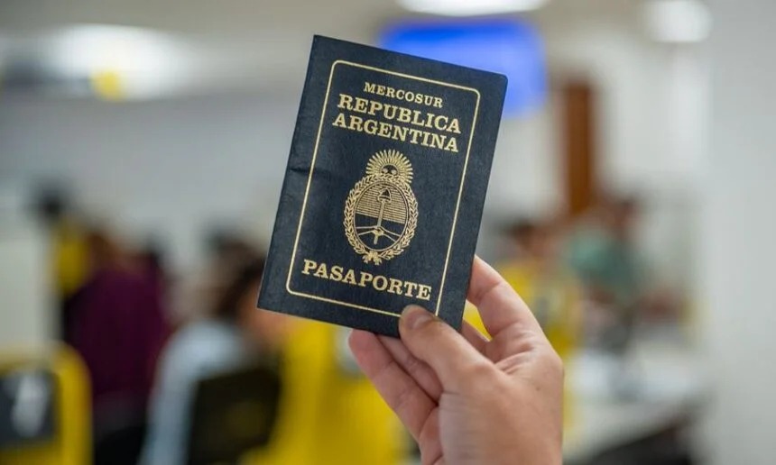 El Gobierno pidió devolver miles de pasaportes por un defecto: Quiénes deben hacerlo