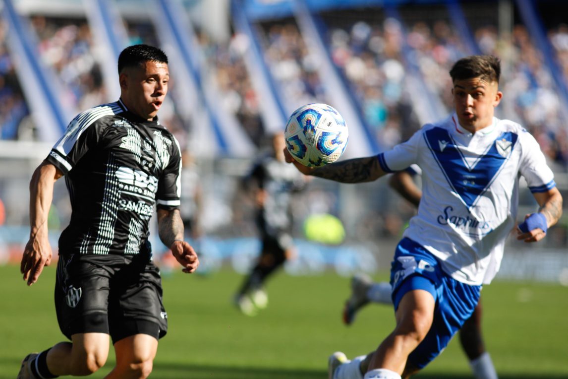 Vélez Sarsfield derrotó a Central Córdoba y se consagró campeón de la Supercopa Argentina