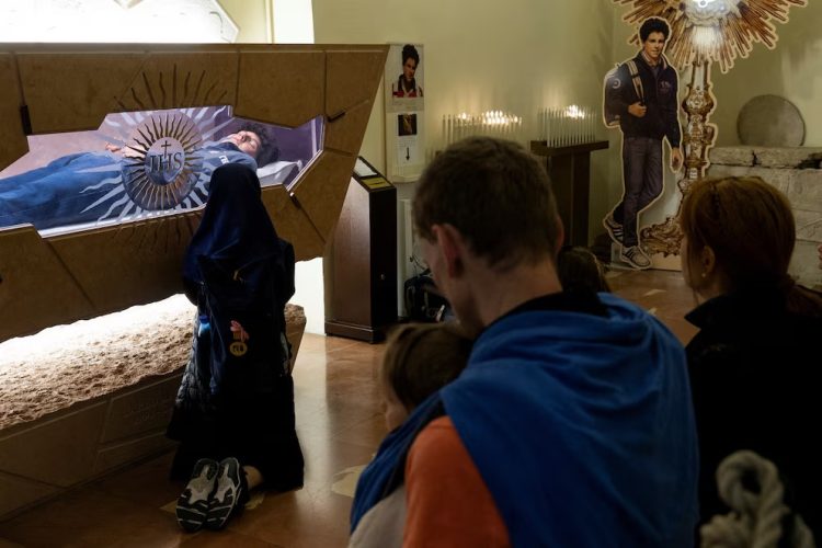 ¿Por qué la iglesia canonizó a un influencer? Los milagros de Carlo Acutis
