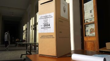 Intentó fugarse para no ser presidente de mesa, pero la Policía capturó