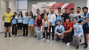 Pilotos internacionales de BMX fueron recibidos por el secretario de Deportes en Santiago del Estero