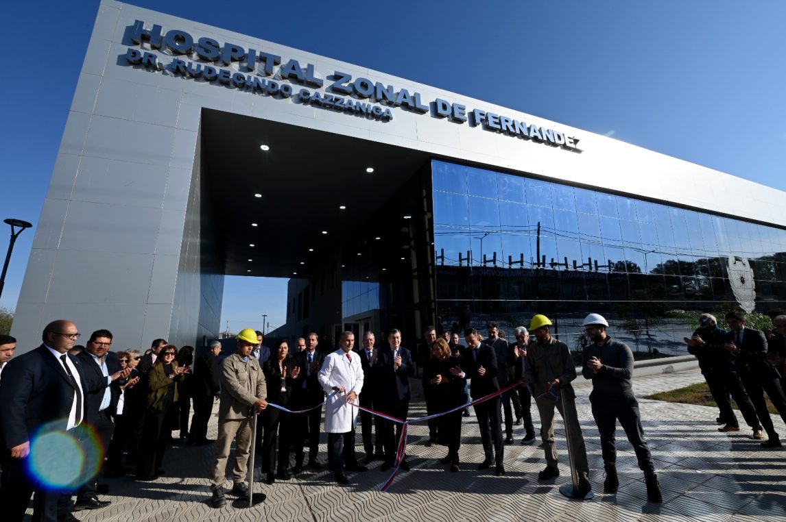 El nuevo edificio del Hospital zonal de Fernández fue habilitado por el gobernador Zamora