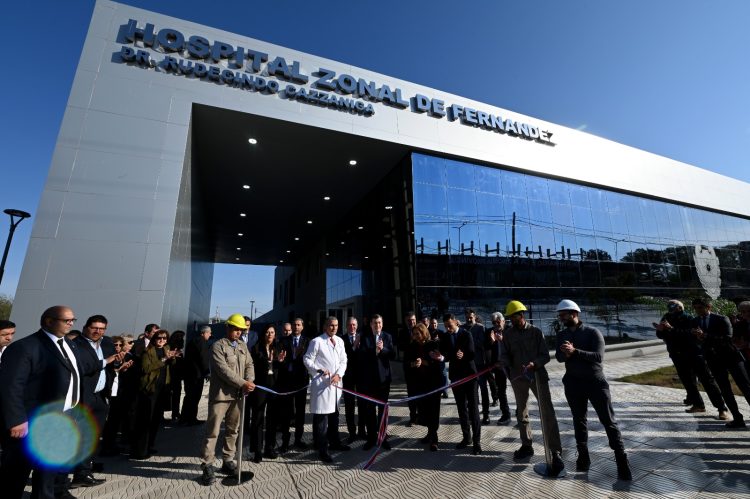 El nuevo edificio del Hospital zonal de Fernández fue habilitado por el gobernador Zamora