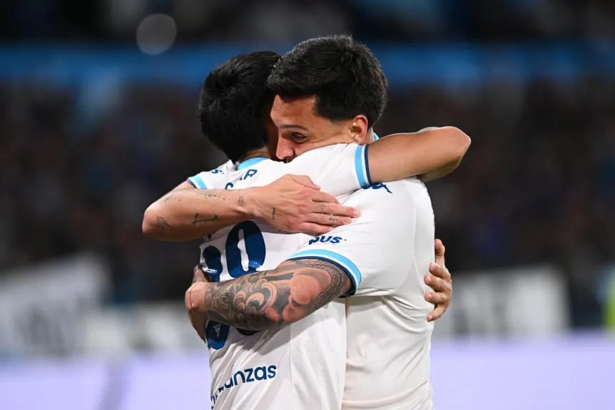 Racing, más cerca de la zona de clasificación tras ganarle a San Lorenzo 2 a 0