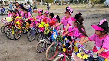 Fernández: La bicicleteada de los jardineritos municipales recorrió las calles de la ciudad