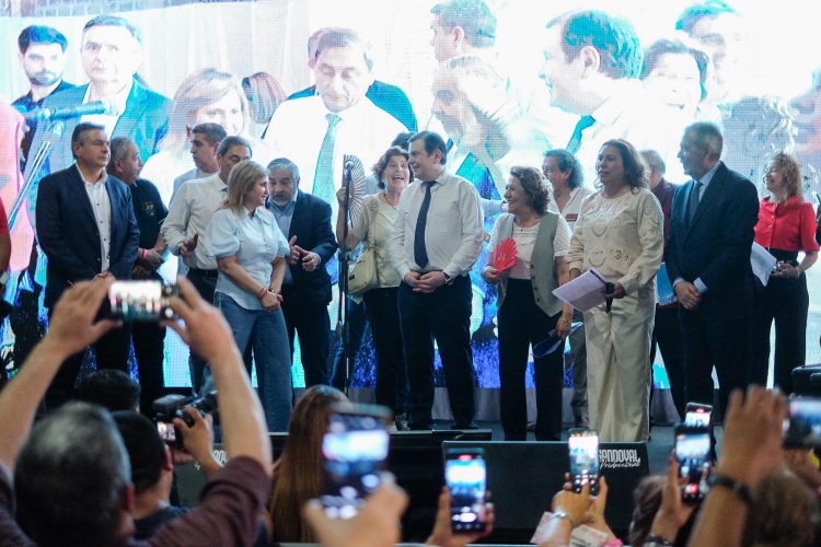 Zamora participó de la fiesta por el Día del Jubilado junto con Elías Suárez y Silva Neder