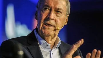 “Miente descaradamente”: Schiaretti le respondió a Milei por sus críticas en la Bolsa de Comercio