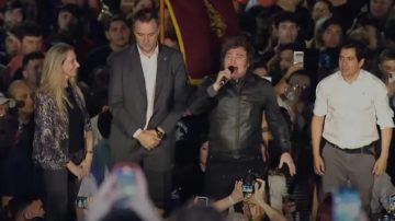 Milei afirmó que los audios de Spagnuolo se hicieron con IA y que en la oposición “están cag…”