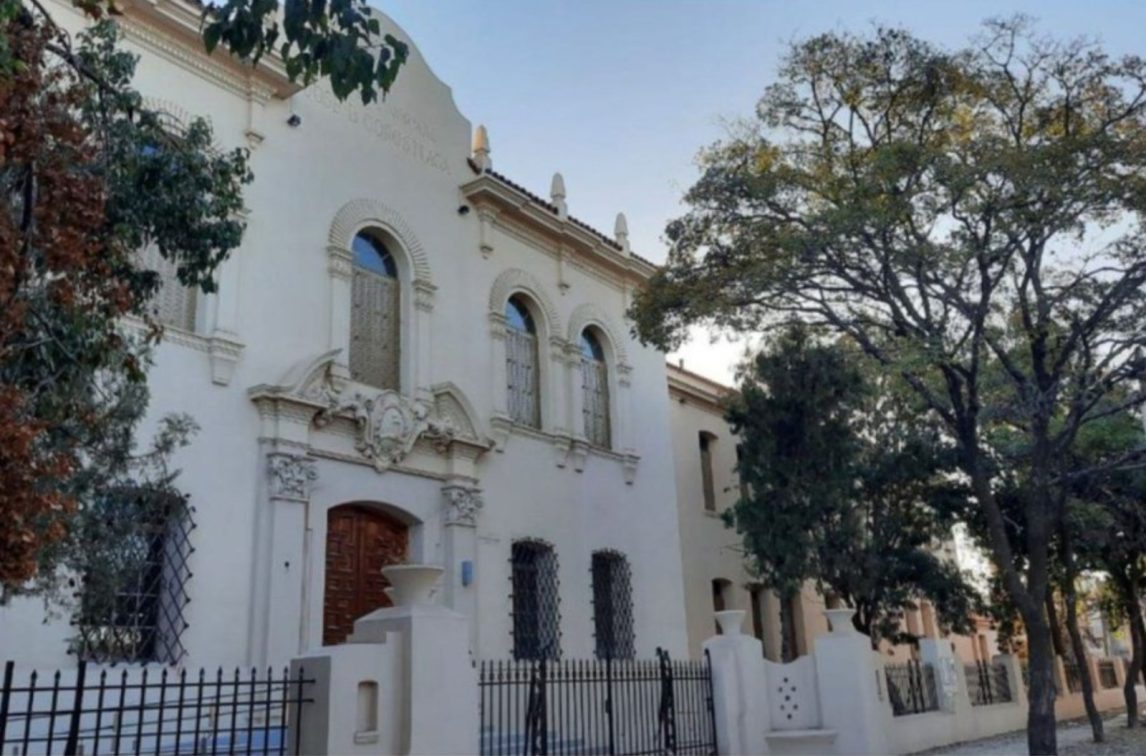 Ataque a la Escuela Normal Banda: Destruyeron vidrios y cañerías de aires acondicionados