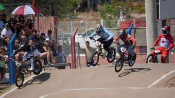 FOTOS: El calor santiagueño no detuvo al público en la apertura de la Copa del Mundo de BMX